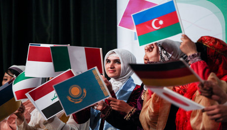 Iran attracts 10,000 foreign students each year